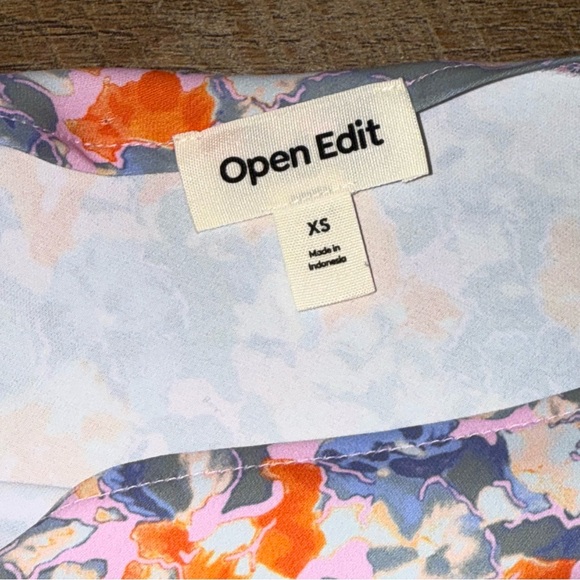 NEW Open Edit Asymmetrical Off-Shoulder Blouse in Pink Sky Floral - Picture 6 of 16